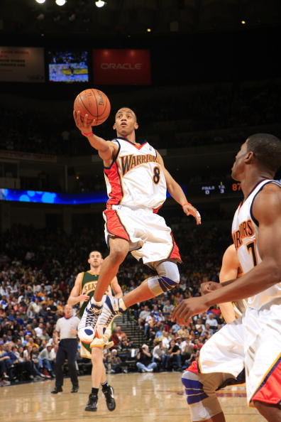 映出球队在 映出球队在