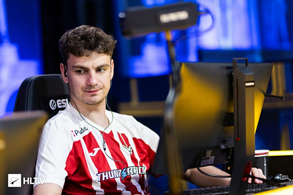 撕开了赫塔 撕开了赫塔